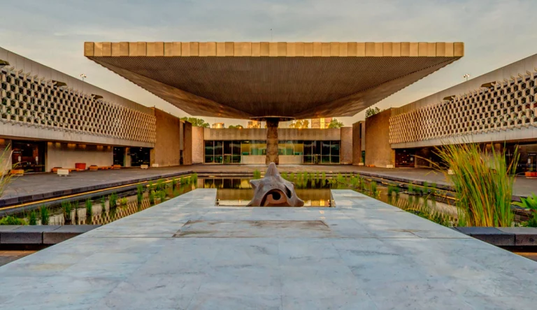 Vista externa del Museo Nacional de Antropología CDMX